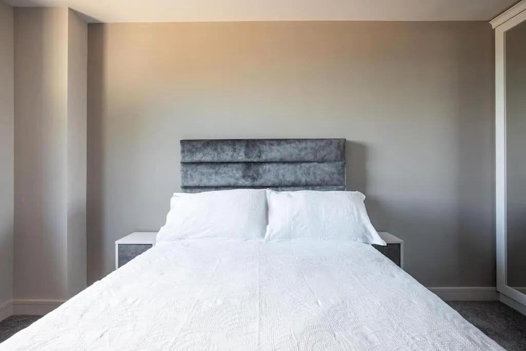 Skyline Serenity: Exquisite 3-Bedroom Ultra-Luxury Penthouse Belfast United Kingdom