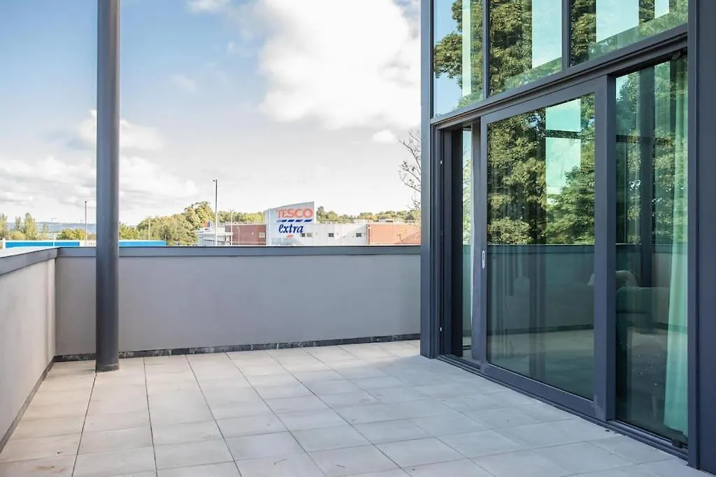 Skyline Serenity: Exquisite 3-Bedroom Ultra-Luxury Penthouse Belfast