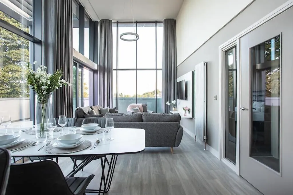 Skyline Serenity: Exquisite 3-Bedroom Ultra-Luxury Penthouse Belfast