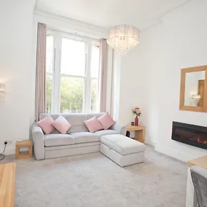  Apartment Chine - Beautiful Location Next To The United Kingdom