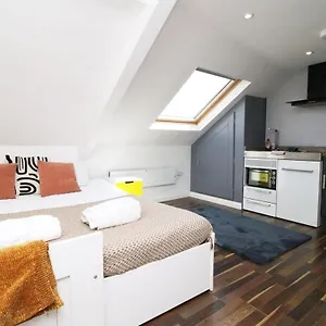  Apartment Chic & Trendy United Kingdom