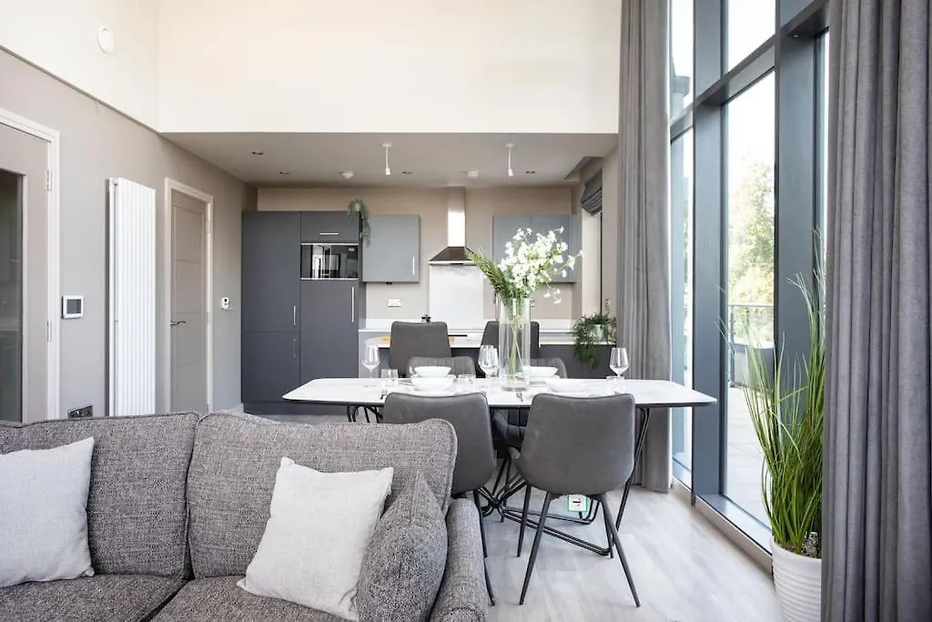 Skyline Serenity: Exquisite 3-Bedroom Ultra-Luxury Penthouse Belfast United Kingdom