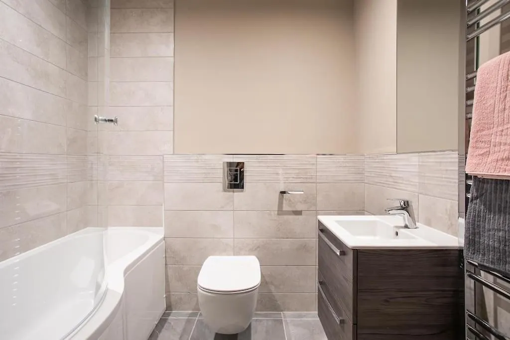 Skyline Serenity: Exquisite 3-Bedroom Ultra-Luxury Penthouse Belfast