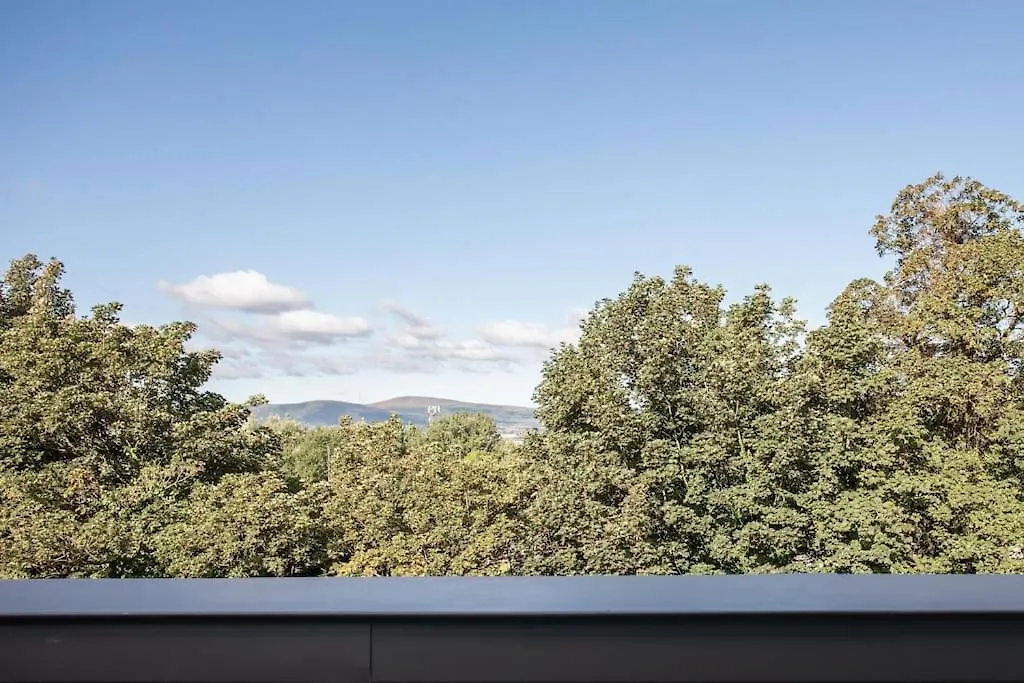 Apartment Skyline Serenity: Exquisite 3-Bedroom Ultra-Luxury Penthouse Belfast